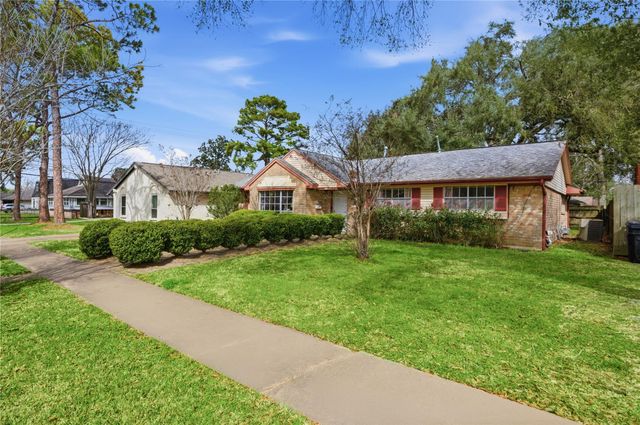 8307 Coastway Lane, Houston, TX 77075