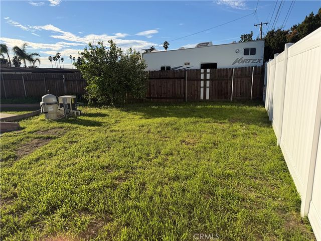 1246 Shamrock, San Bernardino, CA 92410