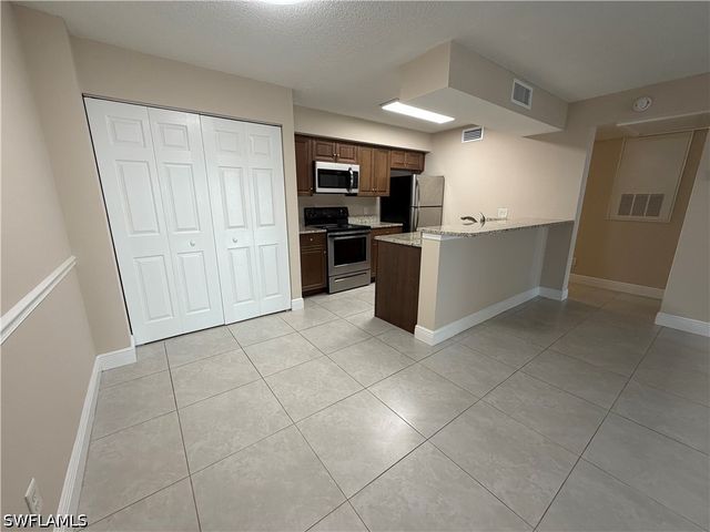 5307 Summerlin RD 707, Fort Myers, FL 33919