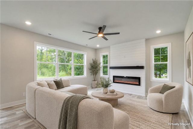 1453 Whittamore RD, Chesapeake, VA 23322