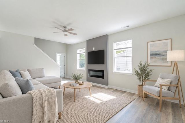 1453 Whittamore RD, Chesapeake, VA 23322
