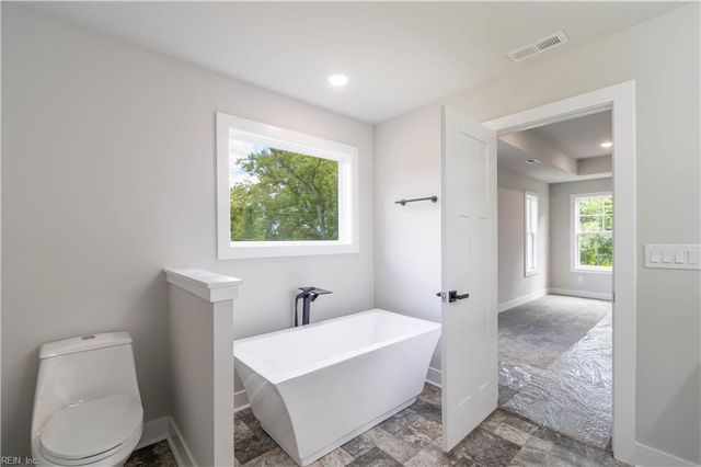 1453 Whittamore RD, Chesapeake, VA 23322