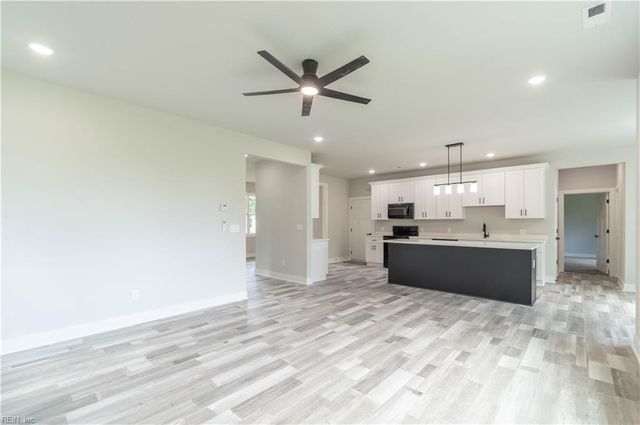 1453 Whittamore RD, Chesapeake, VA 23322