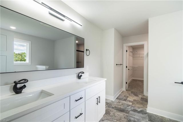 1453 Whittamore RD, Chesapeake, VA 23322