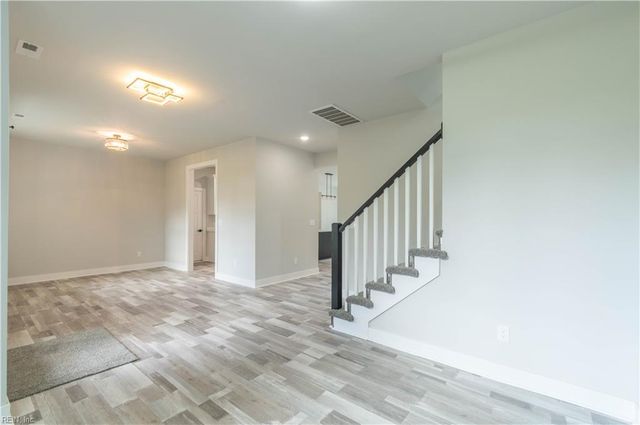 1453 Whittamore RD, Chesapeake, VA 23322