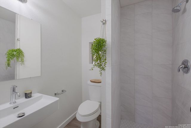 7218 Luna Ct, San Antonio, TX 78211