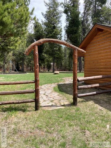 1582 Maggie Lane, Ashton, ID 83420