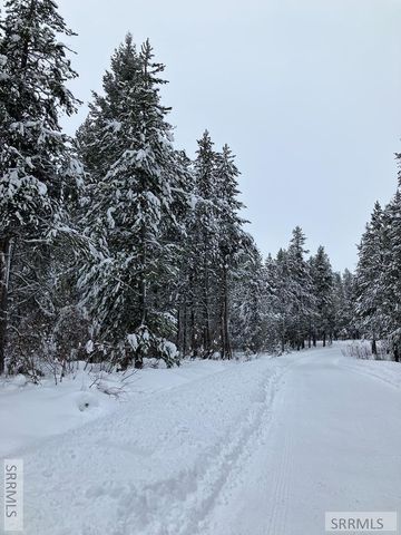 1582 Maggie Lane, Ashton, ID 83420