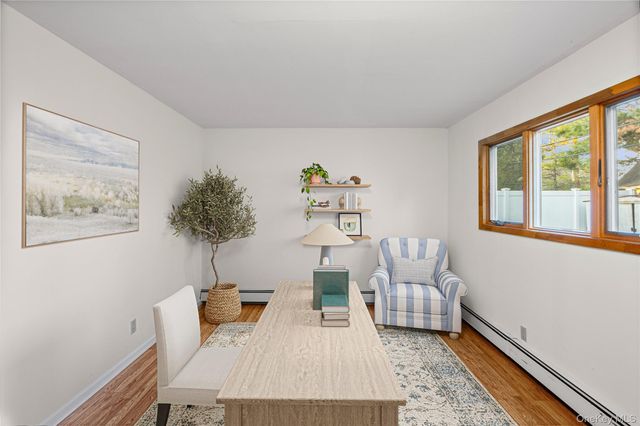 19 Palm Lane, Westbury, NY 11590