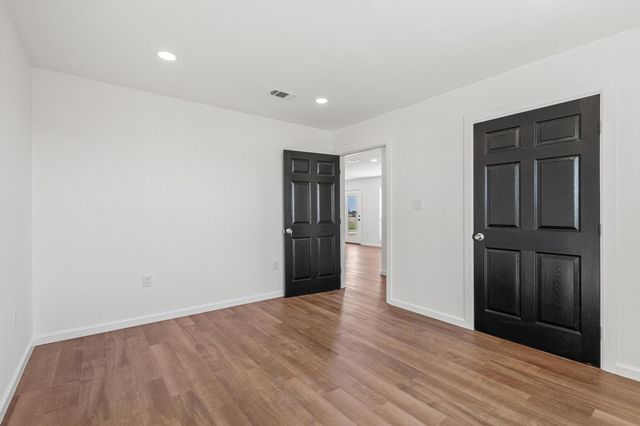 9 Private Road 33084, Sumner, TX 75486