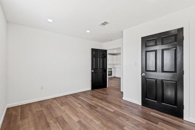 9 Private Road 33084, Sumner, TX 75486