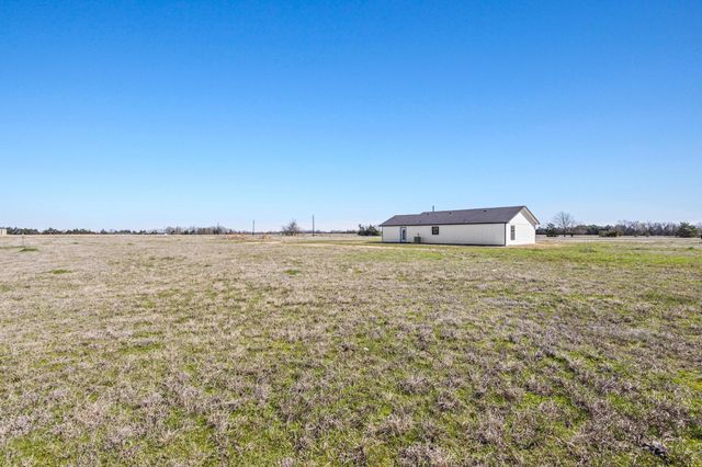 9 Private Road 33084, Sumner, TX 75486