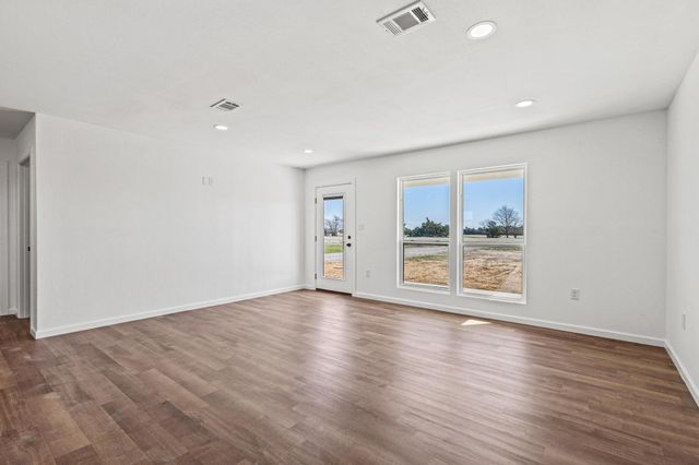 9 Private Road 33084, Sumner, TX 75486