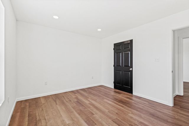 9 Private Road 33084, Sumner, TX 75486