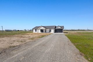 9 Private Road 33084, Sumner, TX 75486
