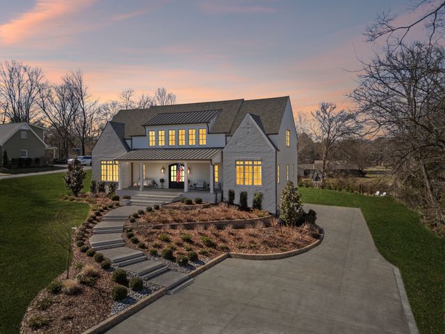 1213 Lavada Pl, Brentwood, TN 37027