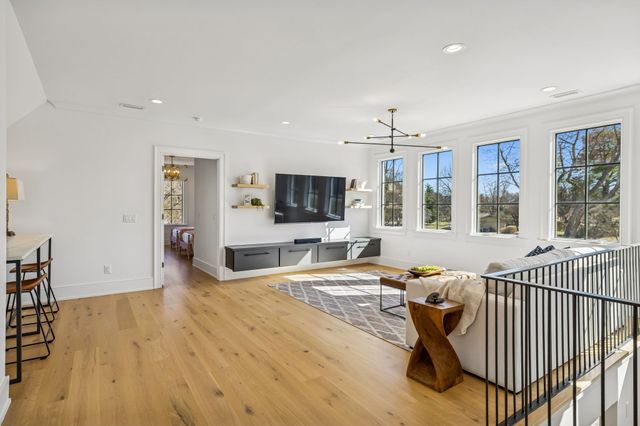 1213 Lavada Pl, Brentwood, TN 37027