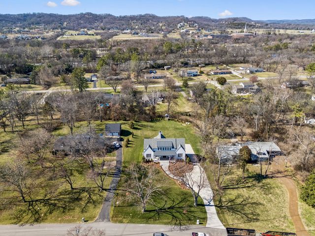 1213 Lavada Pl, Brentwood, TN 37027