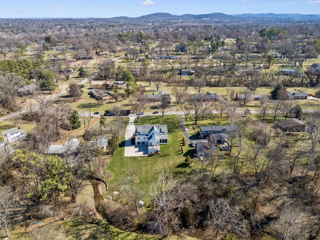 1213 Lavada Pl, Brentwood, TN 37027