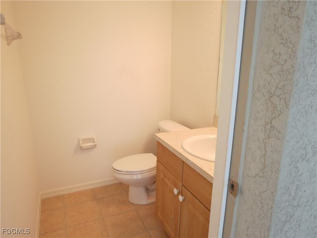 4145 SW 9th AVE, Cape Coral, FL 33914