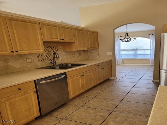 4145 SW 9th AVE, Cape Coral, FL 33914