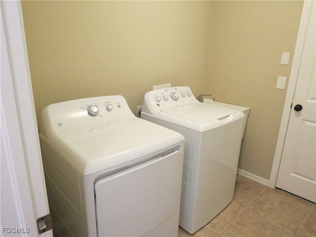 4145 SW 9th AVE, Cape Coral, FL 33914