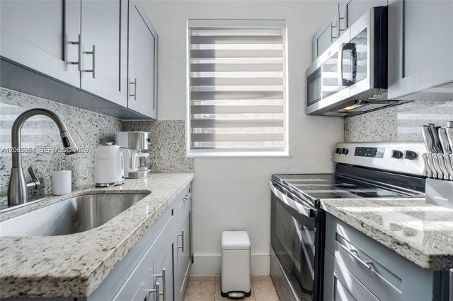 301 SW 10th Ave 4, Miami, FL 33130