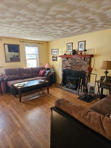 7 Chapman Way, Exeter, NH 03833