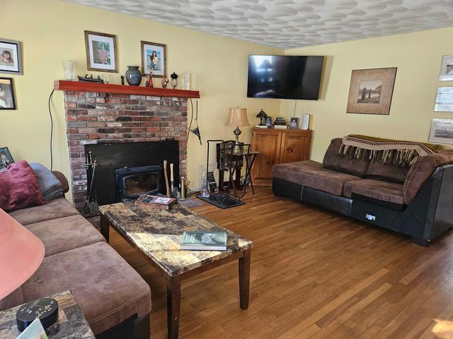 7 Chapman Way, Exeter, NH 03833