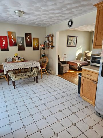 7 Chapman Way, Exeter, NH 03833