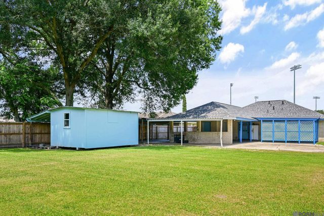 10003 E Brookside Dr, Central, LA 70818