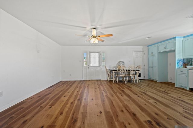 10003 E Brookside Dr, Central, LA 70818