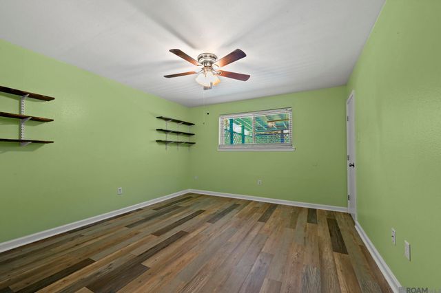 10003 E Brookside Dr, Central, LA 70818