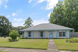 10003 E Brookside Dr, Central, LA 70818