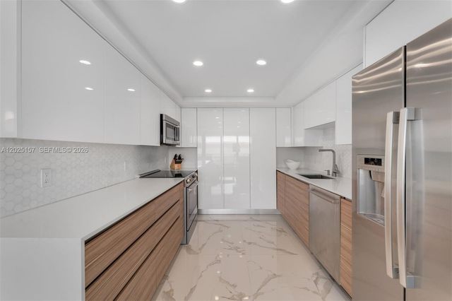 3 Grove Isle Dr C803, Miami, FL 33133