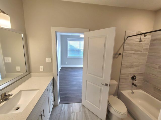 1720 Crestdale Drive 1301, Houston, TX 77080