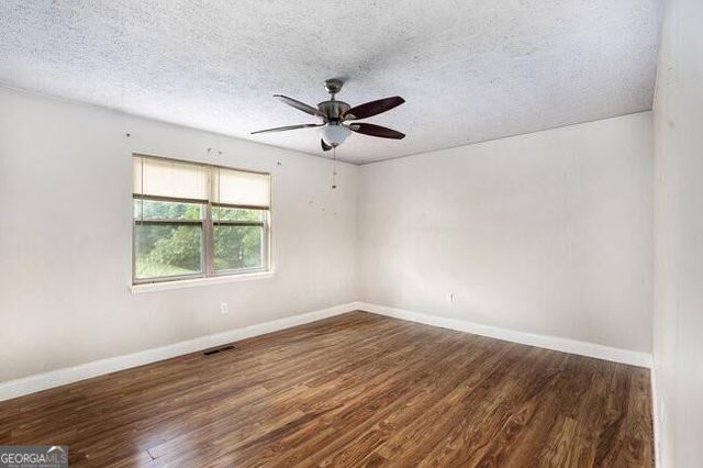 8955 Ochil Lane, Winston, GA 30187
