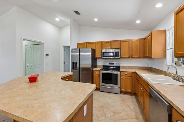 1000 KENOVA AVENUE, The Villages, FL 32162