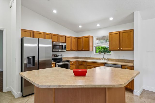 1000 KENOVA AVENUE, The Villages, FL 32162