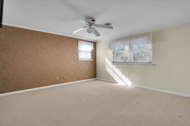 1114 NW Beacontree Dr, Lawton, OK 73505