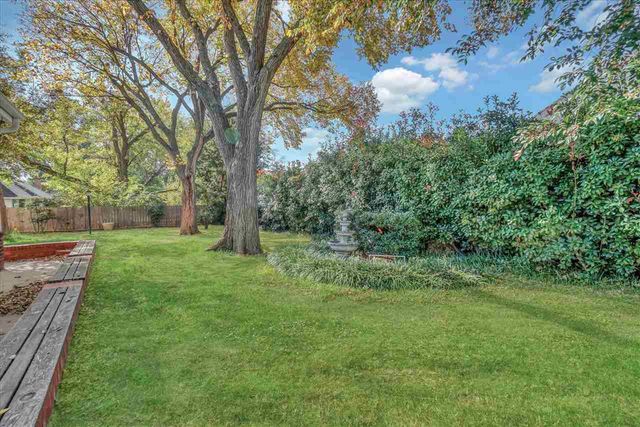 1114 NW Beacontree Dr, Lawton, OK 73505