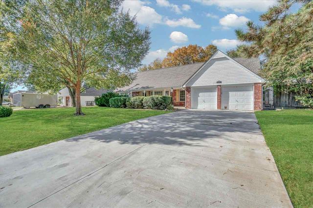 1114 NW Beacontree Dr, Lawton, OK 73505