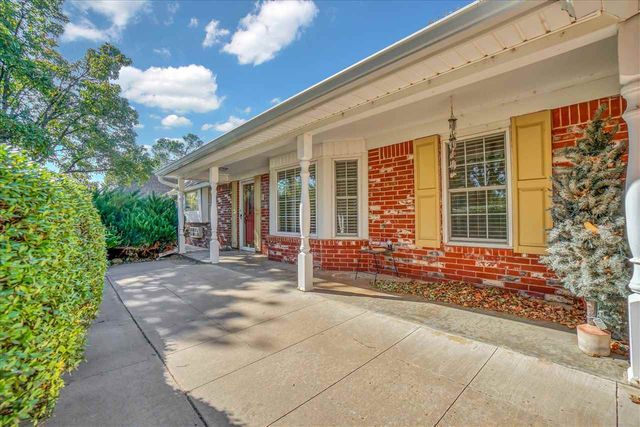 1114 NW Beacontree Dr, Lawton, OK 73505