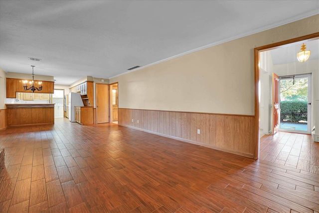 1114 NW Beacontree Dr, Lawton, OK 73505