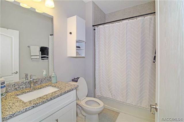 1012 W Geneva Place, Citrus Springs, FL 34434