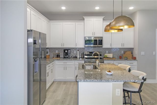 1012 W Geneva Place, Citrus Springs, FL 34434