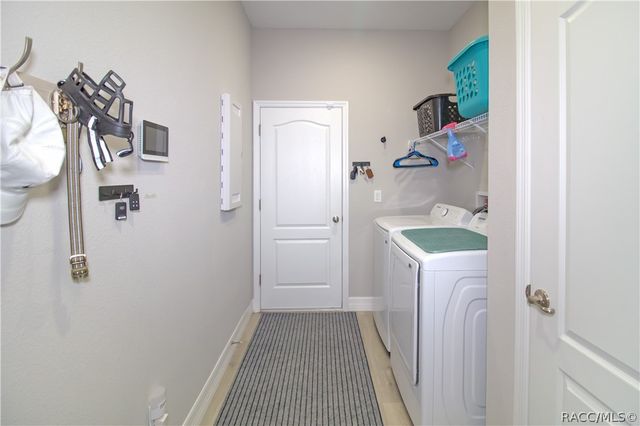 1012 W Geneva Place, Citrus Springs, FL 34434