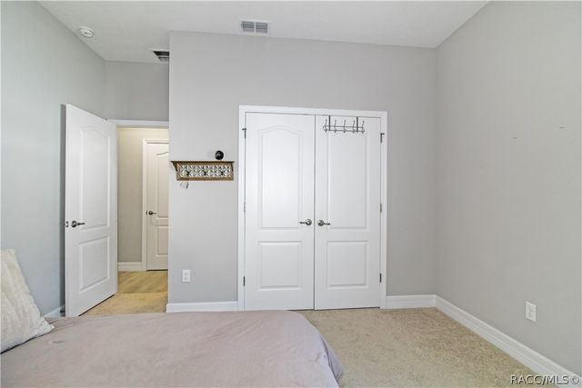 1012 W Geneva Place, Citrus Springs, FL 34434