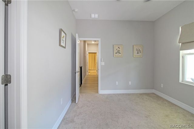 1012 W Geneva Place, Citrus Springs, FL 34434