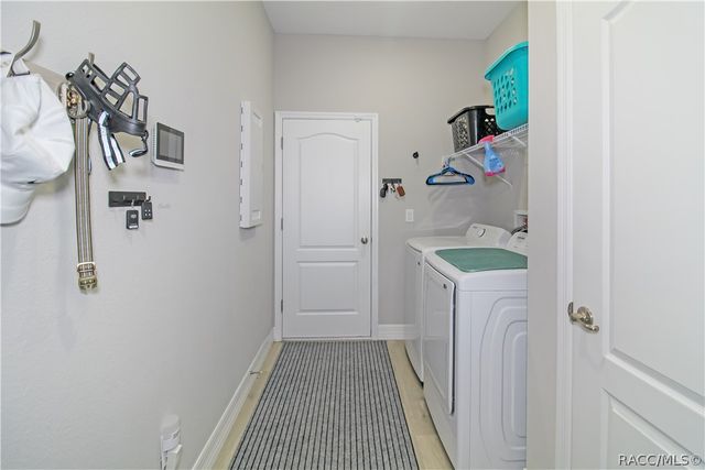 1012 W Geneva Place, Citrus Springs, FL 34434